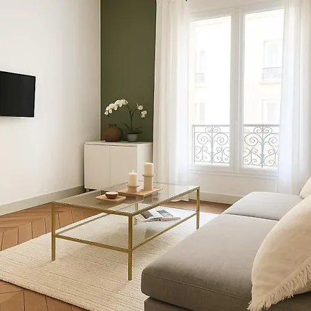 Spacious & Chic Flat With Elevator Access - 아파트 *